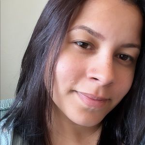 Meet your Posher, Debora